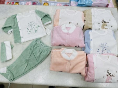 بجامة بيبي مخمل