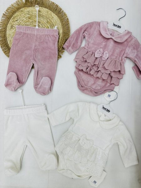 طقم بناتي مخمل